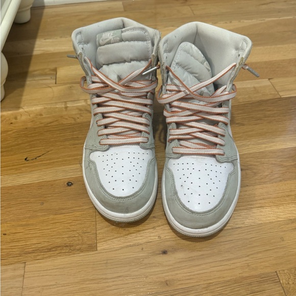 WOMENS AIR JORDAN 1 RETRO HIGH OG “SEAFOAM” - Picture 4 of 6